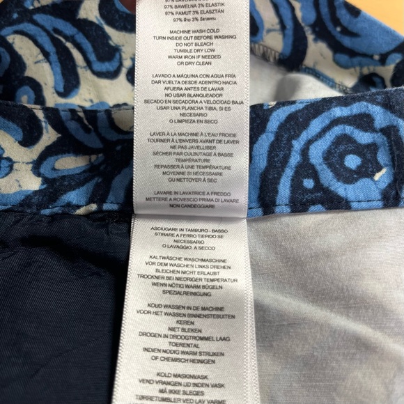 EUC MICHAEL KORS Blue Paisley Print Shorts Size 0 - Picture 8 of 11